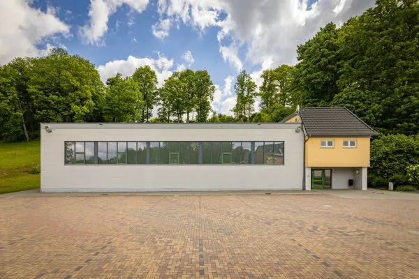 Unsere Sporthalle von außen