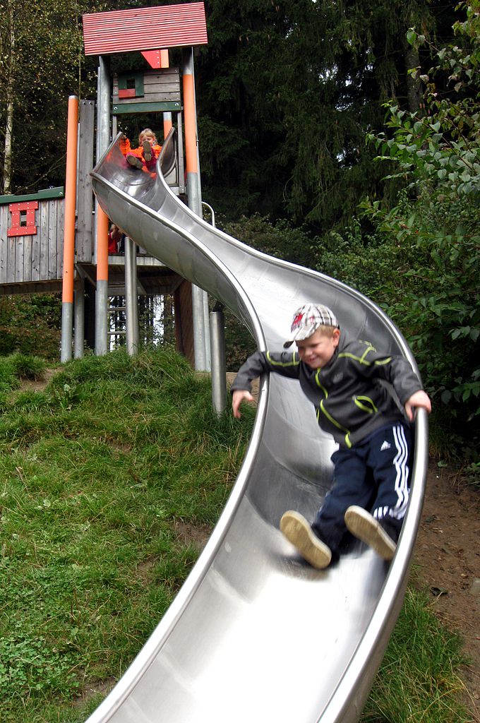 08 Auf dem Spielplatz